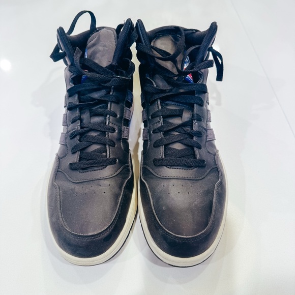 Adidas Men's Black Sneakers size 11 - Picture 3 of 5